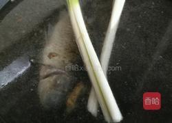 美味蔬菜鱼汤面的做法图解3