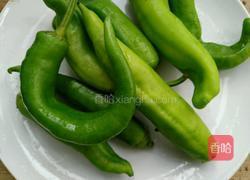 酸菜炒腰花的做法图解2