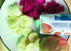 火龙果香蕉思慕雪的做法图解1