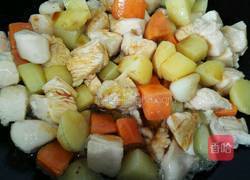 土豆烧鸡丁的做法图解6