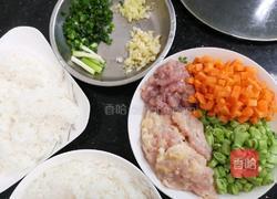 鸡粒饭的做法图解1