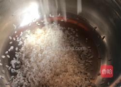 黄瓜虾皮粥的做法图解2