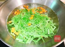 芹菜拌花仁的做法图解11