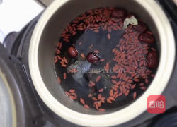 红枣枸杞党参乌鸡汤的做法图解10