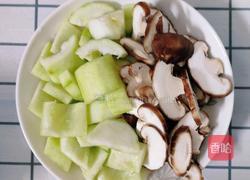 丝瓜鸡蛋汤的做法图解2