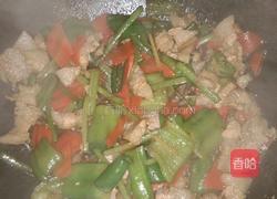 家常五花肉炒辣椒的做法图解7