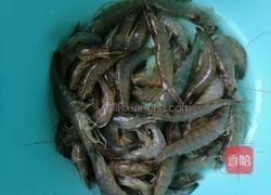 百吃不腻的白灼虾的做法图解1