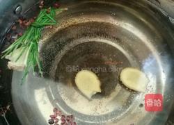 百吃不腻的白灼虾的做法图解3