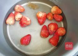 黄冰糖草莓饮的做法图解3