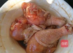 电饭锅闷鸡腿的做法图解1