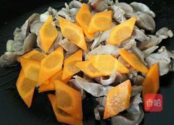 青椒胡萝卜炒鸡胗的做法图解4