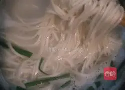 Illustration of how to make green onion clear soup noodles 5