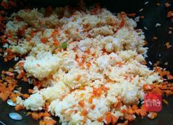 胡萝卜芹香蛋炒饭的做法图解7