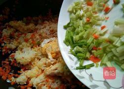 胡萝卜芹香蛋炒饭的做法图解9