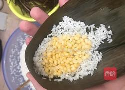 广式四角咸肉粽的做法图解10