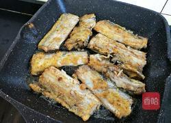香酥麻炸带鱼的做法图解4
