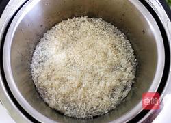 杏鮑菇臘腸燜飯的做法圖解5