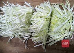 韭黄炒鸡蛋的做法图解3