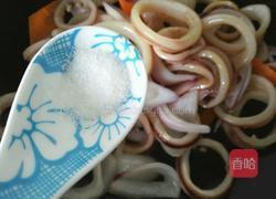 青椒洋葱炒鱿鱼圈的做法图解5