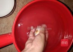 流油咸鸭蛋的做法图解1