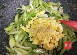 芹菜炒鸡蛋的做法图解12