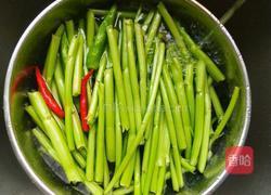 蒜蓉空心菜梗的做法图解2