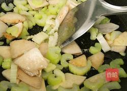 芋头炒芹菜的做法图解9