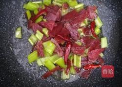 香肠炒花菜的做法图解4