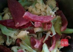 香肠炒花菜的做法图解7