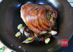 红烧蹄膀猪蹄卤猪蹄的做法图解2