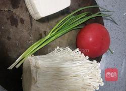 金针菇豆腐汤的做法图解1