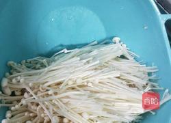 金针菇豆腐汤的做法图解5