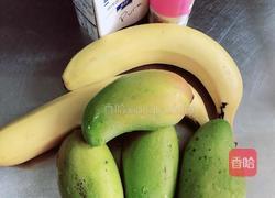 芒果香蕉奶昔 | 清肠排毒的做法图解1