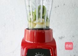 猕猴桃雪梨汁的做法图解2