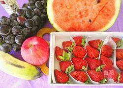 水果巧克力沙拉的做法图解1