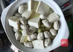 Illustration of how to make meatballs and bitter melon and tofu soup 7