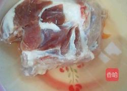 冬瓜薏米筒骨汤的做法图解1