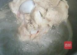 冬瓜薏米筒骨汤的做法图解2