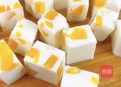 冰凉特仑苏牛奶芒果块的做法图解1