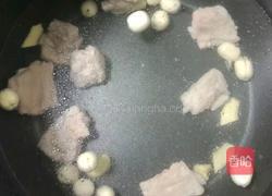 双米莲子排骨粥 (宝宝辅食)的做法图解6
