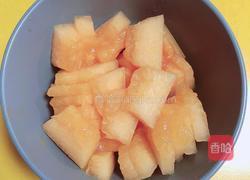 蜜瓜蔬果披萨的做法图解2