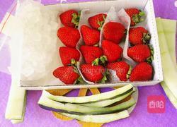冰糖草莓冬瓜皮的做法图解1