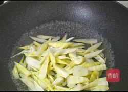 橄榄菜爆炒笋尖的做法图解2