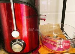 火龙果牛奶煎饼（花形）的做法图解3