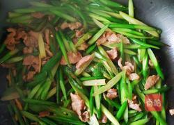 蒜苗炒肉的做法图解7