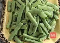 五花肉炒四季豆的做法图解2