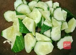 黄瓜软饼的做法图解2