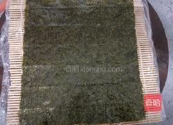 红龙果香蕉寿司的做法图解7