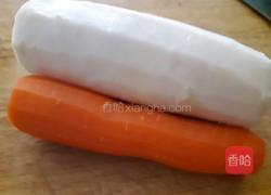 糖醋萝卜丝的做法图解1