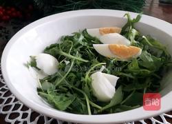 芝麻菜凤梨鸡蛋沙拉的做法图解2